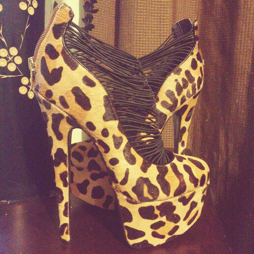 Leopard stilleto